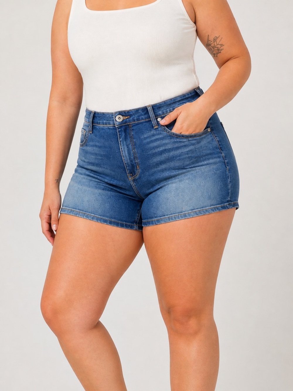 Torrid High Rise Denim Shorts NWT Plus Size Stretch Medium Wash Summer size 16